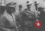 Immagine di Il generale Kesselring esamina la difesa costiera Italia, 1943, secondo 16 filmato di repertorio 65675079476