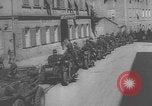 Immagine di Le unità motorizzate della Wehrmacht tedesca entrano in Italia Italia, 1943, secondo 3 filmato di repertorio 65675079477