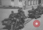 Immagine di Le unità motorizzate della Wehrmacht tedesca entrano in Italia Italia, 1943, secondo 7 filmato di repertorio 65675079477