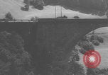 Immagine di Le unità motorizzate della Wehrmacht tedesca entrano in Italia Italia, 1943, secondo 26 filmato di repertorio 65675079477