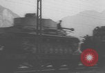Immagine di Le unità motorizzate della Wehrmacht tedesca entrano in Italia Italia, 1943, secondo 36 filmato di repertorio 65675079477