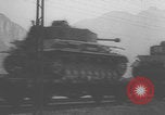 Immagine di Le unità motorizzate della Wehrmacht tedesca entrano in Italia Italia, 1943, secondo 38 filmato di repertorio 65675079477