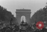 Image Défilé de la victoire du général Leclerc Paris France, 1944, de la seconde 14 séquences d'archives historiques vidéo 65675079497