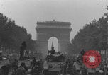 Image Défilé de la victoire du général Leclerc Paris France, 1944, de la seconde 17 séquences d'archives historiques vidéo 65675079497