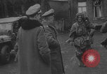 Image La division Panzer allemande entre dans la ville Belgique, 1944, de la seconde 17 séquences d'archives historiques vidéo 65675079521