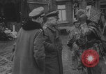 Image La division Panzer allemande entre dans la ville Belgique, 1944, de la seconde 21 séquences d'archives historiques vidéo 65675079521