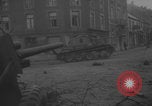 Image La division Panzer allemande entre dans la ville Belgique, 1944, de la seconde 61 séquences d'archives historiques vidéo 65675079521