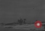 Image Des canons antiaériens allemands attaquent des avions alliés Belgique, 1944, de la seconde 24 séquences d'archives historiques vidéo 65675079523