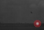 Image Des canons antiaériens allemands attaquent des avions alliés Belgique, 1944, de la seconde 60 séquences d'archives historiques vidéo 65675079523