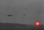 Image La Luftwaffe mitraille les avions alliés Allemagne, 1945, de la seconde 25 séquences d'archives historiques vidéo 65675079524