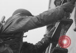Image Des soldats afro-américains débarquent d'un navire Europe, 1944, de la seconde 12 séquences d'archives historiques vidéo 65675079527