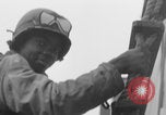 Image Des soldats afro-américains débarquent d'un navire Europe, 1944, de la seconde 15 séquences d'archives historiques vidéo 65675079527