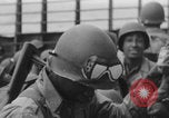 Image Des soldats afro-américains débarquent d'un navire Europe, 1944, de la seconde 21 séquences d'archives historiques vidéo 65675079527