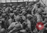 Image Des soldats afro-américains débarquent d'un navire Europe, 1944, de la seconde 24 séquences d'archives historiques vidéo 65675079527