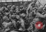 Image Des soldats afro-américains débarquent d'un navire Europe, 1944, de la seconde 30 séquences d'archives historiques vidéo 65675079527