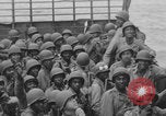 Image Des soldats afro-américains débarquent d'un navire Europe, 1944, de la seconde 39 séquences d'archives historiques vidéo 65675079527