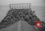 Image Des soldats afro-américains débarquent d'un navire Europe, 1944, de la seconde 57 séquences d'archives historiques vidéo 65675079527