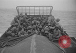 Image Des soldats afro-américains débarquent d'un navire Europe, 1944, de la seconde 58 séquences d'archives historiques vidéo 65675079527