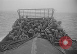 Image Des soldats afro-américains débarquent d'un navire Europe, 1944, de la seconde 62 séquences d'archives historiques vidéo 65675079527
