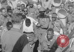 Image Un aumônier chrétien dirige un service religieux Europe, 1944, de la seconde 1 séquences d'archives historiques vidéo 65675079529