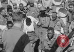 Image Un aumônier chrétien dirige un service religieux Europe, 1944, de la seconde 3 séquences d'archives historiques vidéo 65675079529