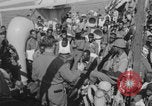 Image Un aumônier chrétien dirige un service religieux Europe, 1944, de la seconde 9 séquences d'archives historiques vidéo 65675079529