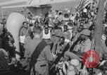 Image Un aumônier chrétien dirige un service religieux Europe, 1944, de la seconde 15 séquences d'archives historiques vidéo 65675079529