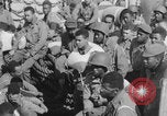 Image Un aumônier chrétien dirige un service religieux Europe, 1944, de la seconde 16 séquences d'archives historiques vidéo 65675079529