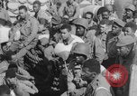 Image Un aumônier chrétien dirige un service religieux Europe, 1944, de la seconde 19 séquences d'archives historiques vidéo 65675079529