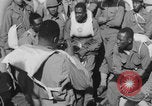 Image Un aumônier chrétien dirige un service religieux Europe, 1944, de la seconde 24 séquences d'archives historiques vidéo 65675079529