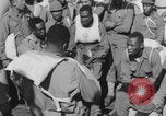 Image Un aumônier chrétien dirige un service religieux Europe, 1944, de la seconde 27 séquences d'archives historiques vidéo 65675079529