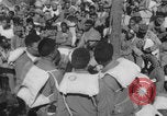 Image Un aumônier chrétien dirige un service religieux Europe, 1944, de la seconde 29 séquences d'archives historiques vidéo 65675079529