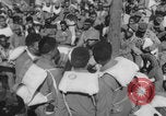 Image Un aumônier chrétien dirige un service religieux Europe, 1944, de la seconde 31 séquences d'archives historiques vidéo 65675079529