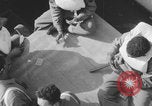 Image Soldats afro-américains sur le pont Europe, 1944, de la seconde 14 séquences d'archives historiques vidéo 65675079530