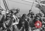 Image Soldats afro-américains sur le pont Europe, 1944, de la seconde 26 séquences d'archives historiques vidéo 65675079530