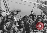 Image Soldats afro-américains sur le pont Europe, 1944, de la seconde 27 séquences d'archives historiques vidéo 65675079530