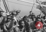 Image Soldats afro-américains sur le pont Europe, 1944, de la seconde 29 séquences d'archives historiques vidéo 65675079530