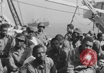 Image Soldats afro-américains sur le pont Europe, 1944, de la seconde 31 séquences d'archives historiques vidéo 65675079530