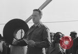 Image Soldats afro-américains sur le pont Europe, 1944, de la seconde 40 séquences d'archives historiques vidéo 65675079530