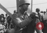 Image Soldats afro-américains sur le pont Europe, 1944, de la seconde 49 séquences d'archives historiques vidéo 65675079530