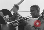 Image Soldats afro-américains sur le pont Europe, 1944, de la seconde 54 séquences d'archives historiques vidéo 65675079530