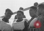Image Soldats afro-américains sur le pont Europe, 1944, de la seconde 59 séquences d'archives historiques vidéo 65675079530