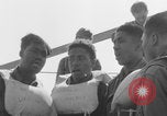 Image Soldats afro-américains sur le pont Europe, 1944, de la seconde 61 séquences d'archives historiques vidéo 65675079530