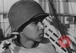 Image Soldats afro-américains en train de socialiser à bord d'un navire Europe, 1944, de la seconde 21 séquences d'archives historiques vidéo 65675079532