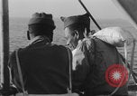 Image Soldats afro-américains en train de socialiser à bord d'un navire Europe, 1944, de la seconde 30 séquences d'archives historiques vidéo 65675079532