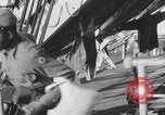 Image Des soldats afro-américains attachent un appareil lumineux Europe, 1944, de la seconde 18 séquences d'archives historiques vidéo 65675079533
