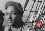 Image Des soldats afro-américains attachent un appareil lumineux Europe, 1944, de la seconde 40 séquences d'archives historiques vidéo 65675079533