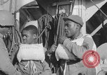 Image Des soldats afro-américains attachent un appareil lumineux Europe, 1944, de la seconde 49 séquences d'archives historiques vidéo 65675079533