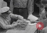 Image Les soldats américains reçoivent un salaire en espèces Japon, 1945, de la seconde 6 séquences d'archives historiques vidéo 65675079538