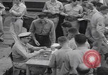Image Les soldats américains reçoivent un salaire en espèces Japon, 1945, de la seconde 22 séquences d'archives historiques vidéo 65675079538